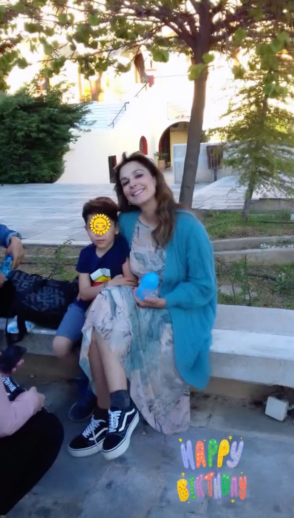 Η Κατερίνα Παπουτσάκη με τον γιο της Μάξιμο σήμερα