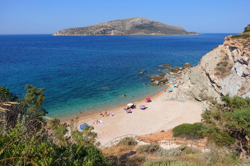 παραλίες μια ανάσα απο Αττική Λεγραινά