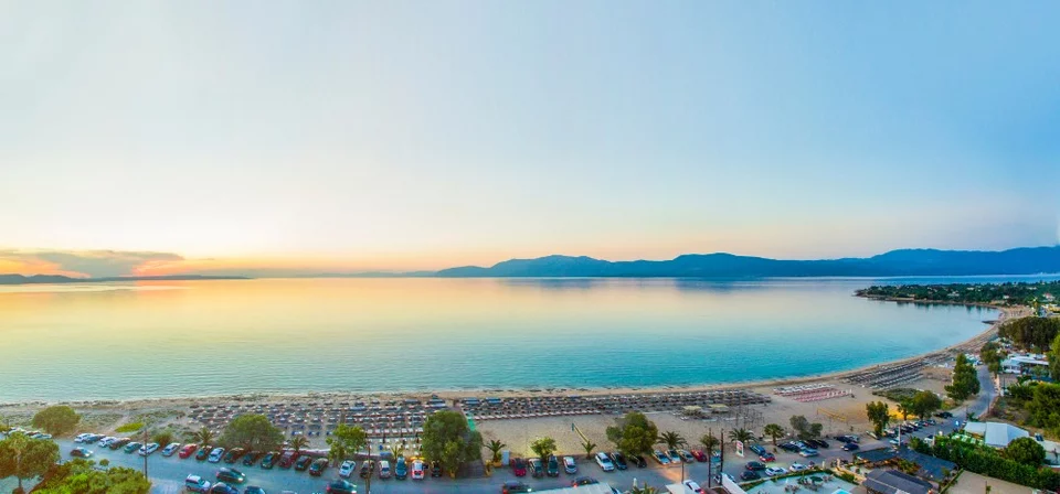 παραλίες μια ανάσα από Αττική Αλυκές Χαλκίδα