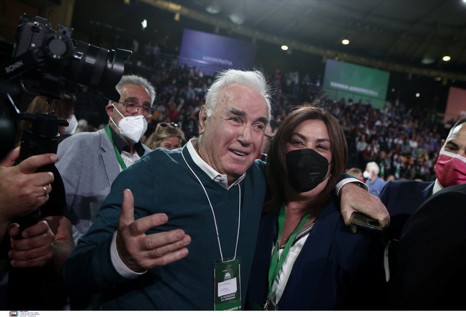 Ο Κίμων Κουλούρης με την Τόνια Αντωνίου / Φωτογραφία: Intimenews