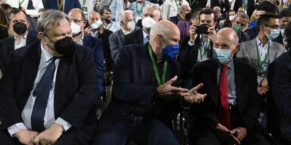 Βενιζέλος, Παπανδρέου, Σημίτης παρόντες στο Συνέδριο