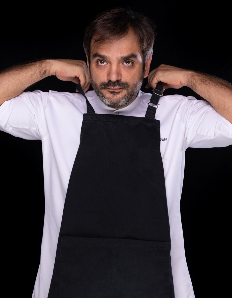 O σεφ-ιδιοκτήτης της Cookoovaya Περικλής Κοσκινάς.