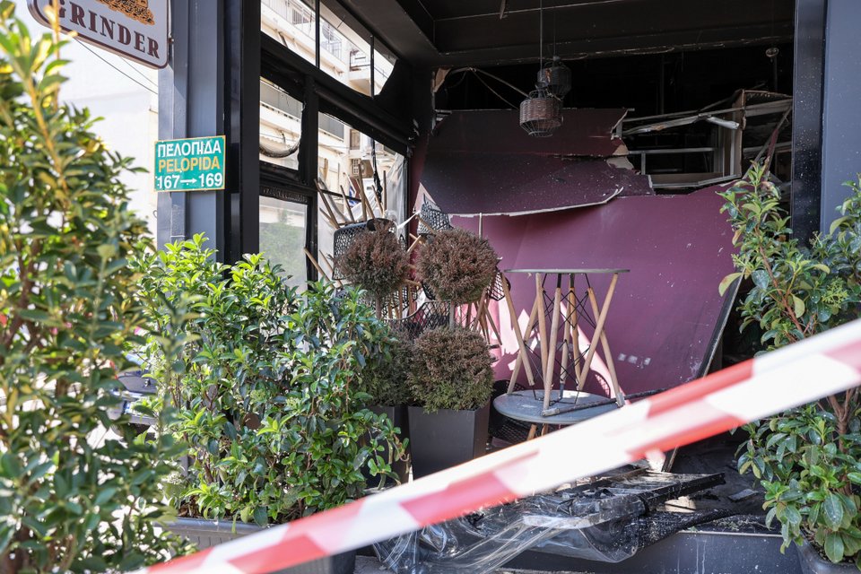 Γκαζάκια σε κατάστημα στο Περιστέρι