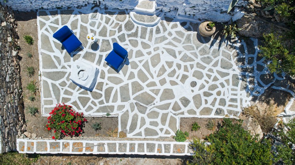 Ενα σπίτι στη Σίκινο με την υπογραφή των Kapsimali Architects