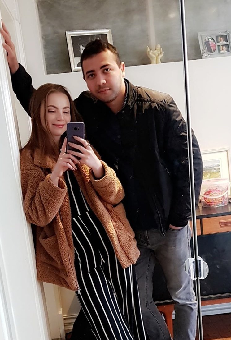 Η Sólrún και ο φίλος της Rahmon