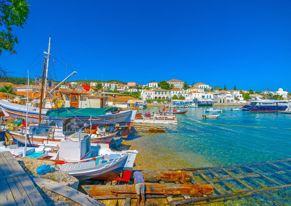 προορισμοί Αγλιου πνεύματος Σπέτσες