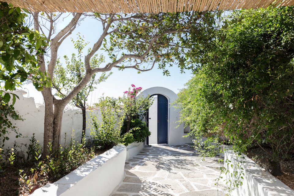 Ενα σπίτι στη Σίκινο με την υπογραφή των Kapsimali Architects