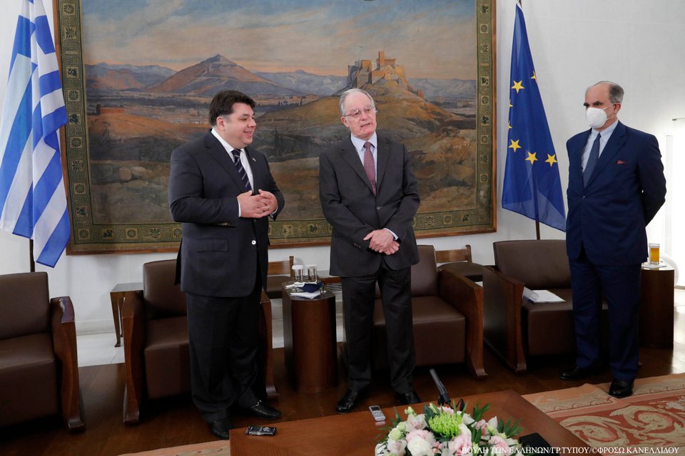 Τζορτζ Τσούνης, Κωνσταντίνος Τασούλας, Κωνσταντίνος Οικονομίδης / Φωτογραφία: Βουλή των Ελλήνων