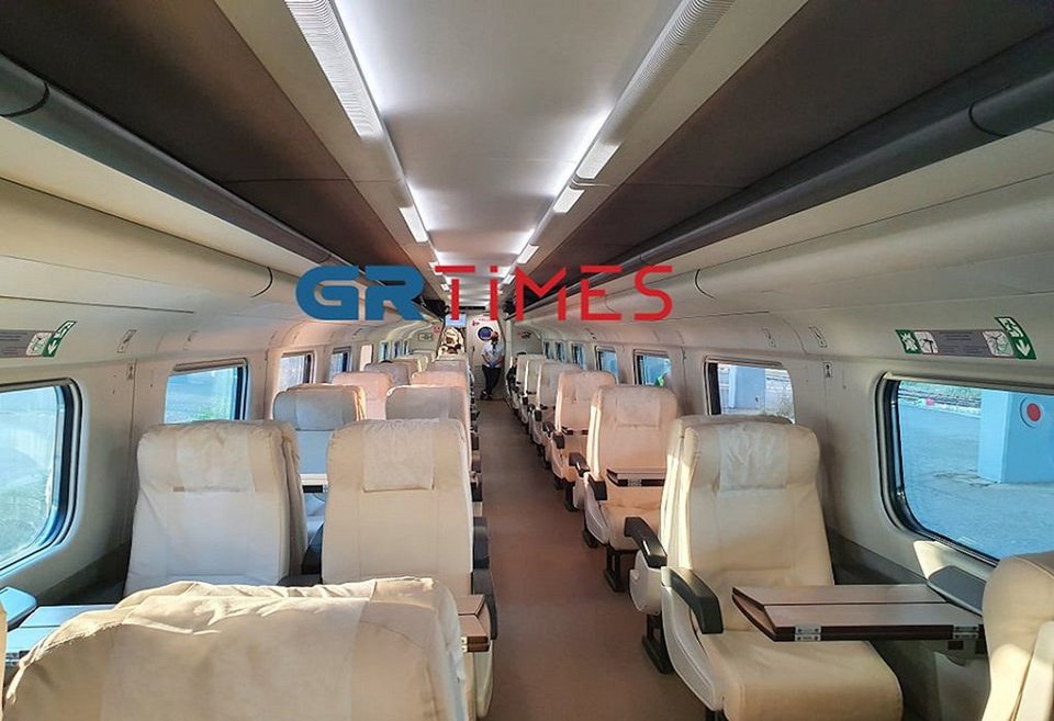 Το εσωτερικό της αμαξοστοιχίας ETR 470