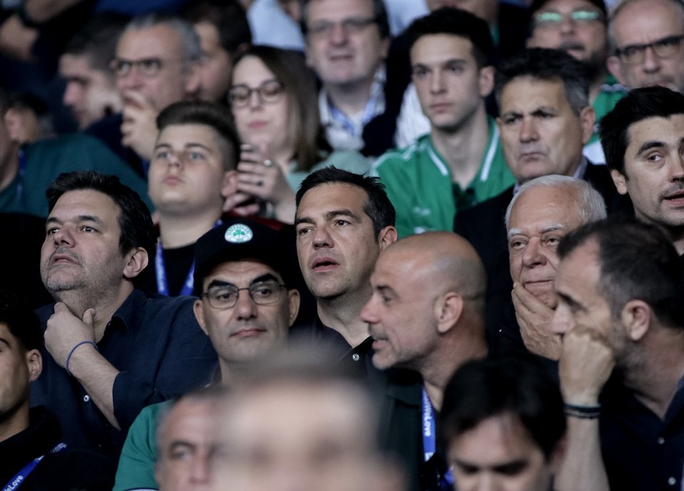 Ο Αλέξης Τσίπρας με τον Θανάση Καρτερό στα αριστερά του