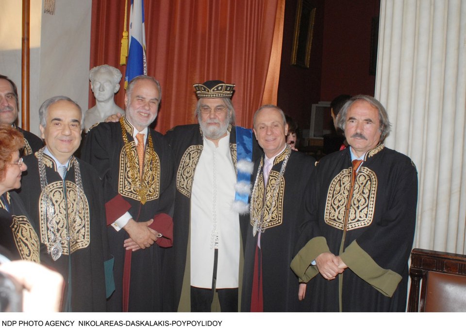 Βαγγέλης Παπαθανασίου, επίτιμος διδάκτορας του Παιδαγωγικού Τμήματος Δημοτικής Εκπαίδευης