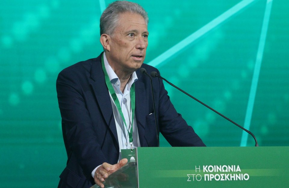 Ο Κ. Χρυσόγονος μιλά στο συνέδριο του ΠΑΣΟΚ - Φωτογραφία: eurokinissi