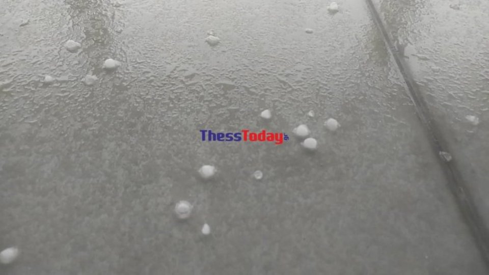 Κακοκαιρία Genesis: Ισχυρή χαλαζόπτωση στη Θεσσαλονίκη