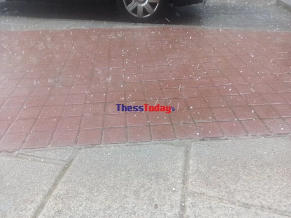 Κακοκαιρία Genesis: Ισχυρή χαλαζόπτωση στη Θεσσαλονίκη