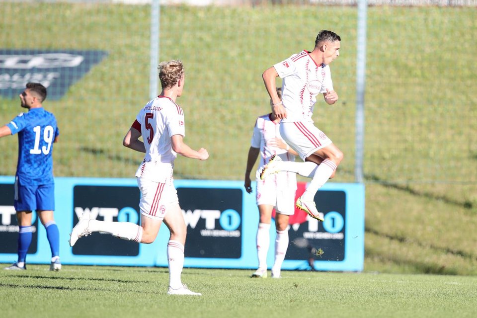 Οι παίκτες της Φορτούνα πανηγυρίζουν / Eurokinissi