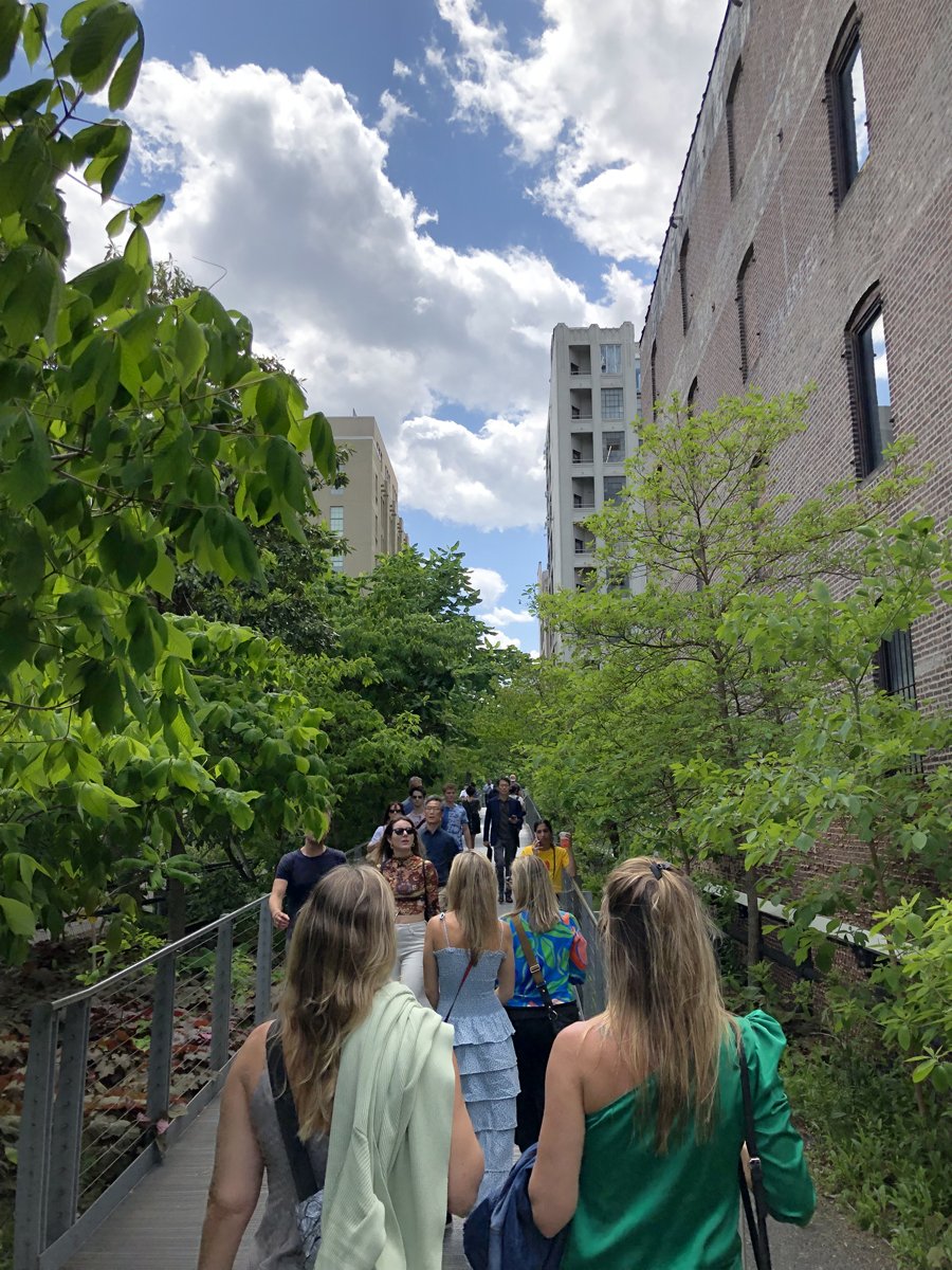 υπερυψωμένο πάρκο High Line στη συνοικία Τσέλσι