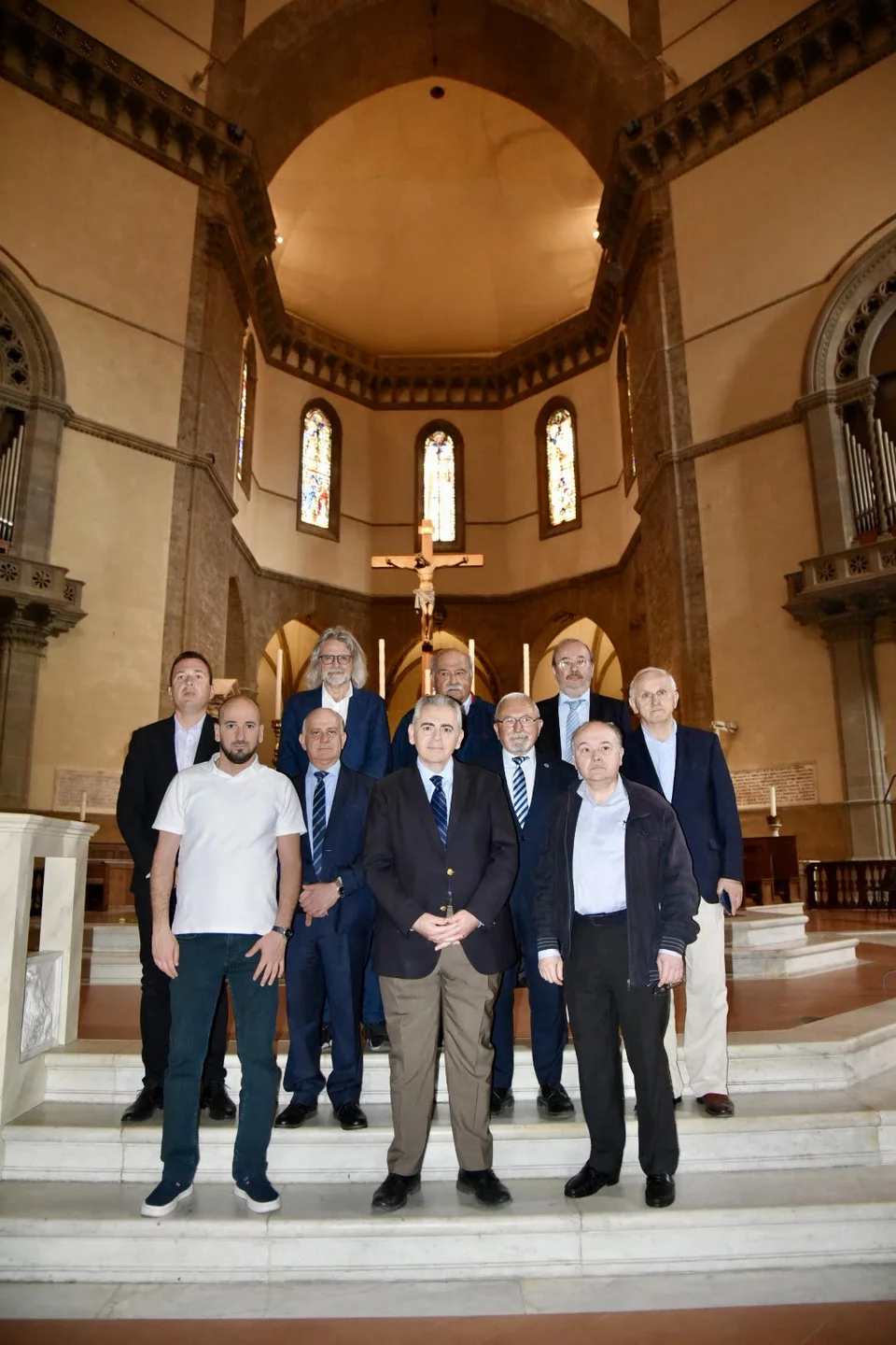 Η αντιπροσωπεία της ΔΣΟ ξεναγήθηκε στον επιβλητικό καθεδρικό ναό της Φλωρεντίας, όπου φυλάσσεται και η κάρα του Αγίου Ιωάννου του Χρυσοστόμου