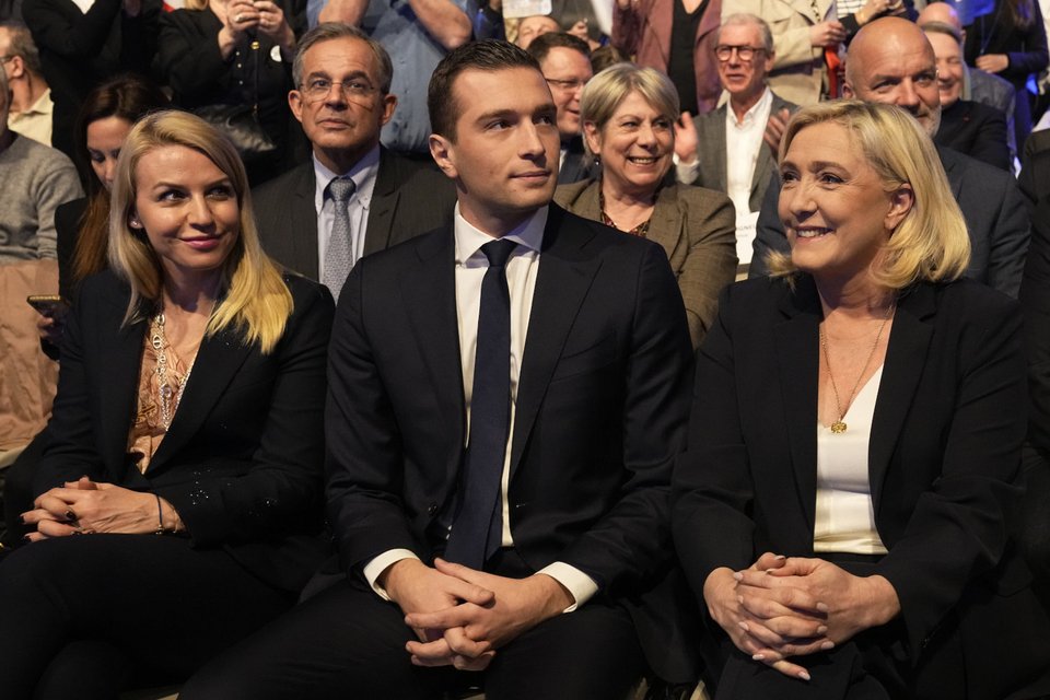 Η Μαρίν Λεπέν και ο «εκλεκτός» της, Ζορντάν Μπαρντελά σε προεκλογική συγκέντρωσή της τον περασμένο Φεβρουάριο