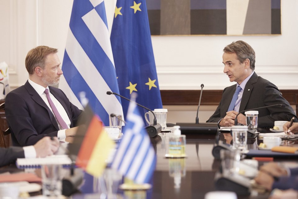 Ο Κυριάκος Μητσοτάκης με τον ομοσπονδιακό υπουργό Οικονομικών της Γερμανίας, Christian Lindner στο Μέγαρο Μαξίμο