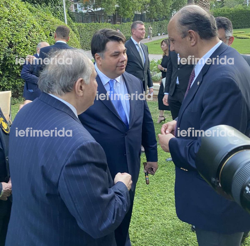 Ο Πρέσβης τον ΗΠΑ με τον Αντωνη Λυμπεράκη και τον Ναουάφ Σαλαμέχ