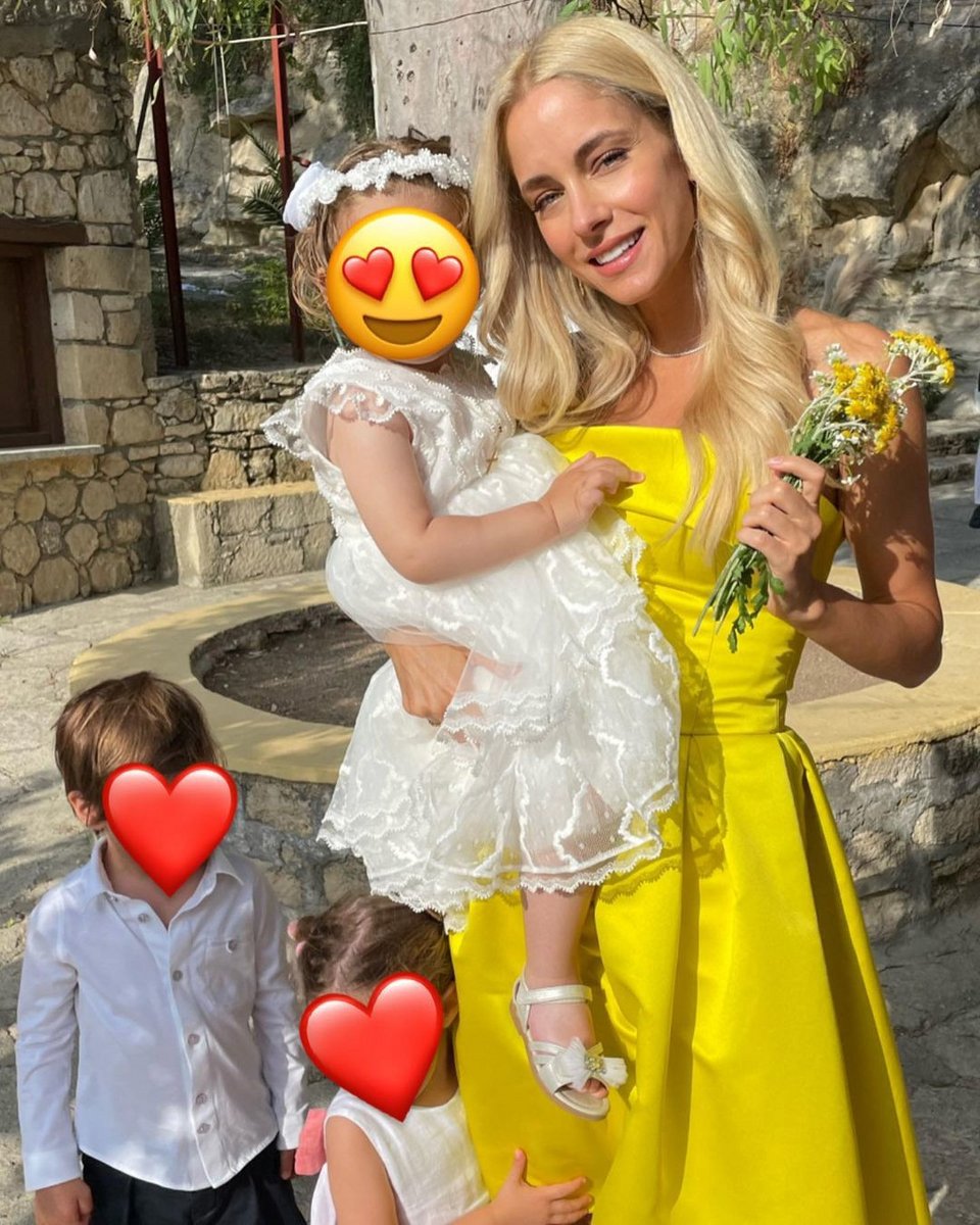H Δούκισσα Νομικού νονά