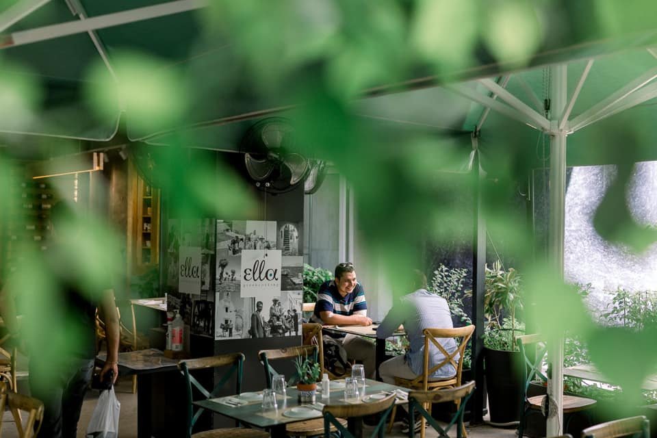 Το εστιατόριο Ella δίνει έμφαση στην ελαφρώς πειραγμένη ελληνική κουζίνα