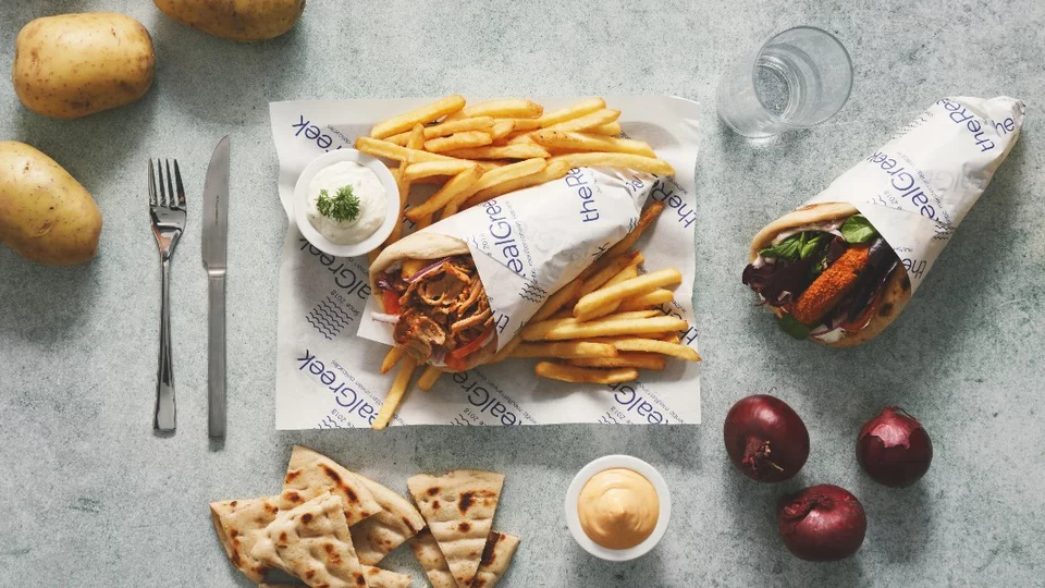 ΟΙ έλληνες που φτιάχνουν σουβλάκια στην Κοπεγχάγη.