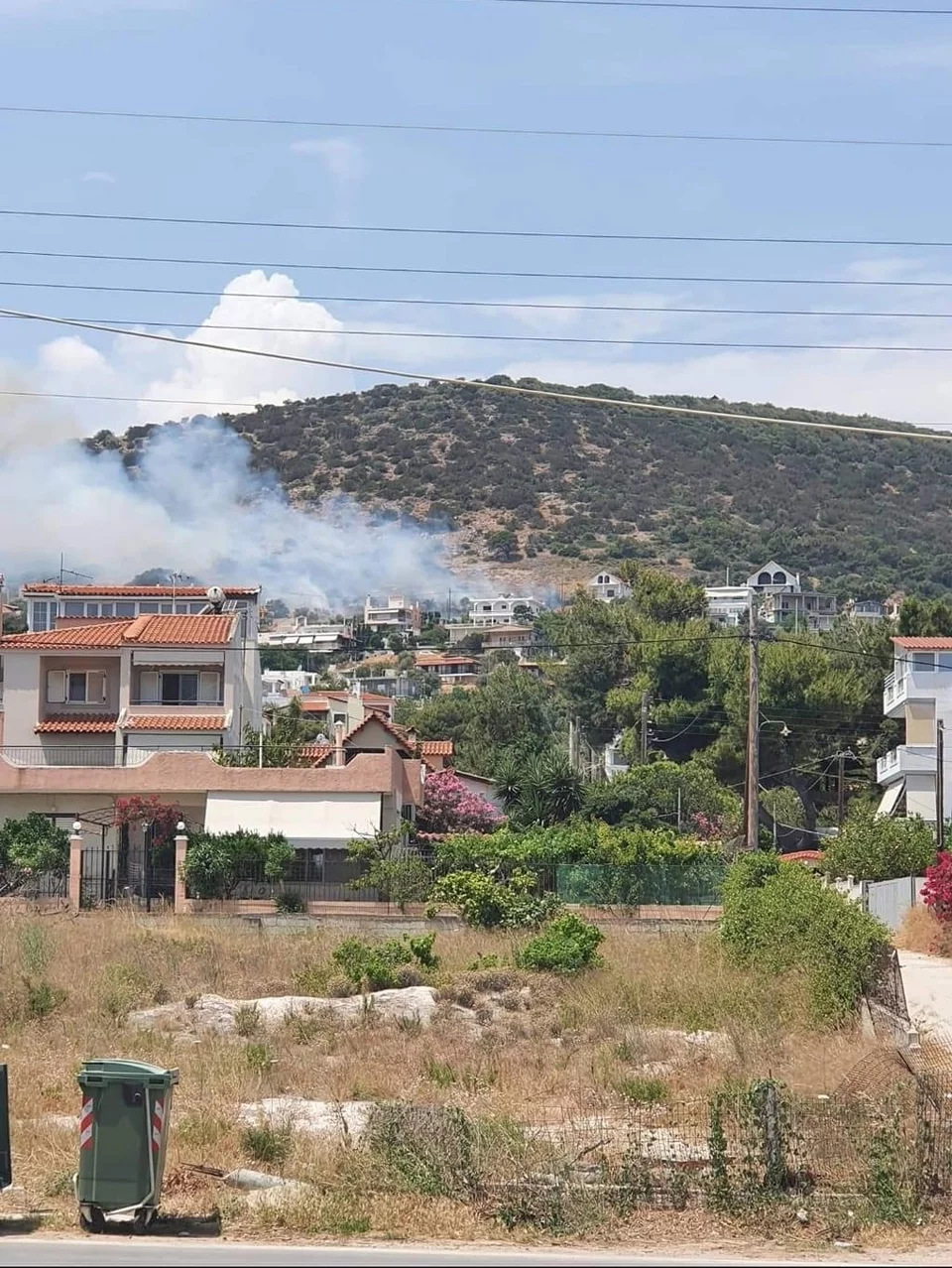 Συναγερμός για πυρκαγιά στη Λούτσα! (ΦΩΤΟ) 2 Συναγερμός για πυρκαγιά στη Λούτσα! (ΦΩΤΟ)