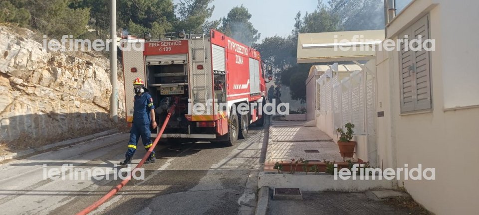 Φωτιά στη Γλυφάδα