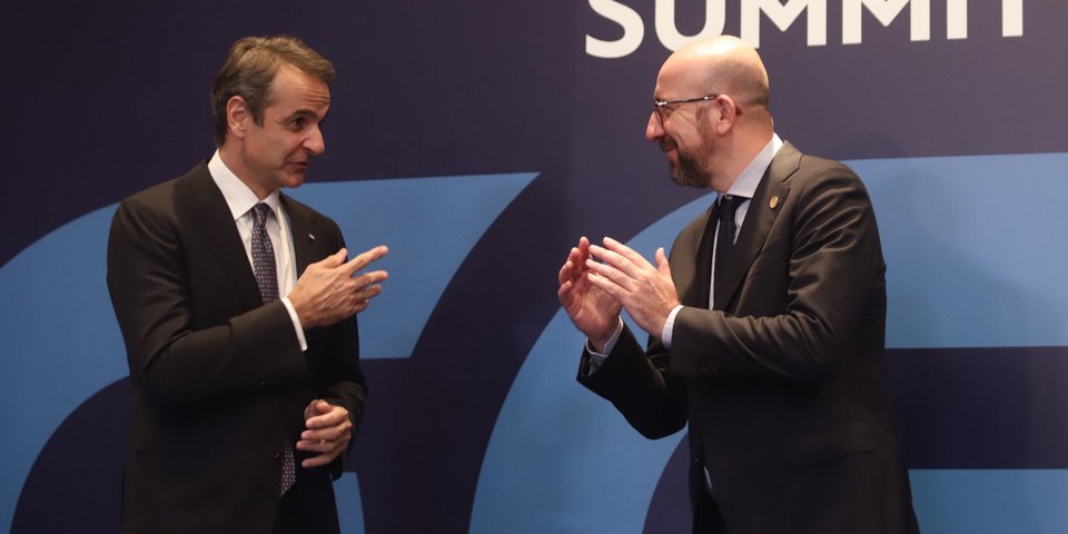 Ο Κυριάκος Μητσοτάκης σε διάλογο με τον Σαρλ Μισέλ / Φωτογραφία: EUROKINISSI-ΚΩΝΣΤΑΝΤΙΝΙΔΗΣ ΓΙΩΡΓΟΣ