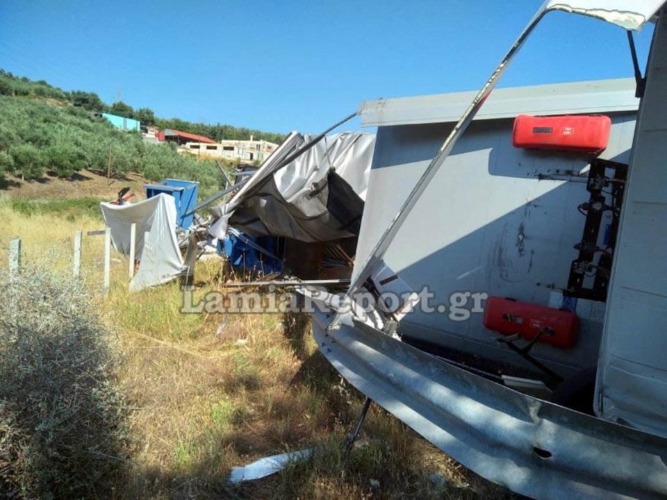 Ανατροπή νταλίκας στη Φθιώτιδα / lamiareport.gr