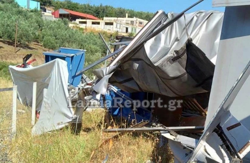 Ανατροπή νταλίκας στη Φθιώτιδα / lamiareport.gr