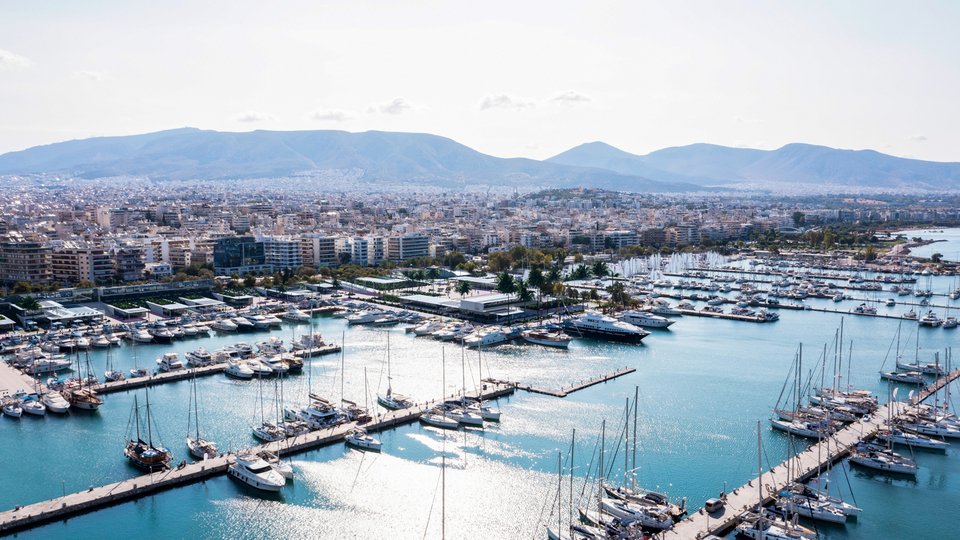 Μέχρι το 2025 αναμένεται να έχει ολοκληρωθεί η ριζική ανάπλαση και αναβάθμιση της μαρίνας Αλίμου, ένα φιλόδοξο σχέδιο για μια επένδυση που θα φτάσει τα 100 εκατ. ευρώ.