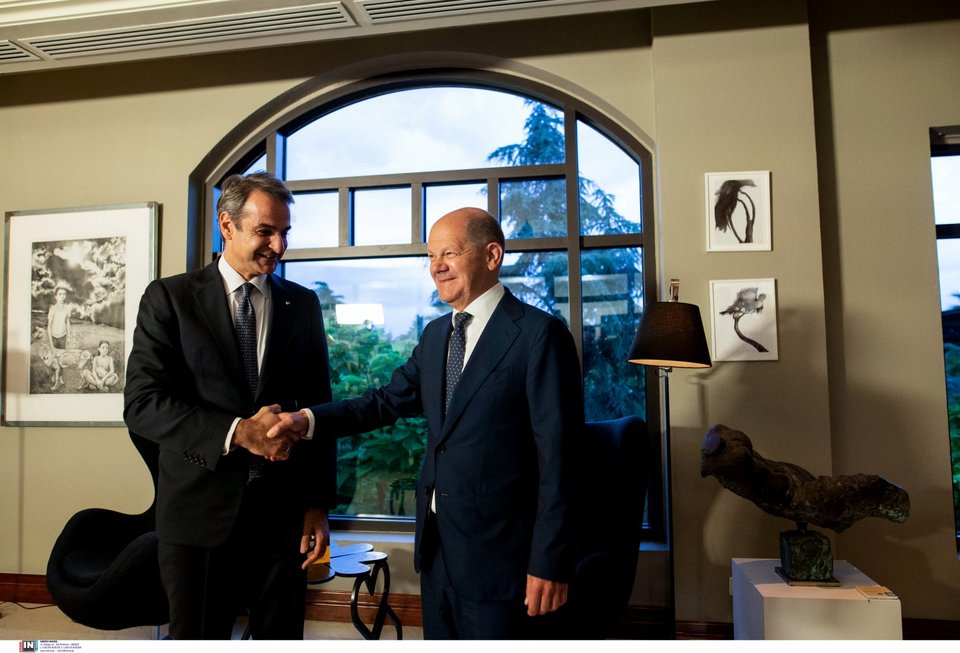 Ο Κυριάκος Μητσοτάκης υποδέχεται τον Όλαφ Σολτς στη Θεσσαλονίκη / Φωτογραφία: Intimenews/ΧΗΡΑΣ ΑΧΙΛΛΕΑΣ