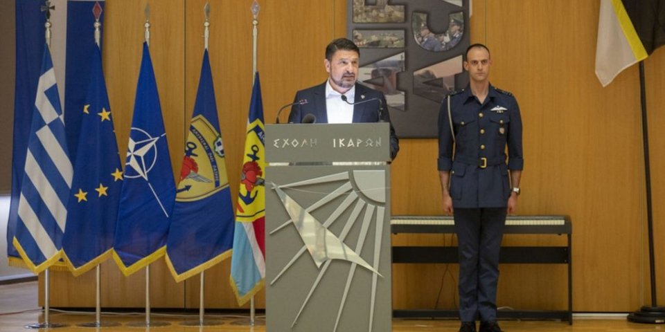 Ο Νίκος Χαρδαλιάς κατά τη διάρκεια της εσπερίδας για τη Μικρασιατική Καταστροφή / Φωτογραφία: Υπουργείο Εθνικής Άμυνας