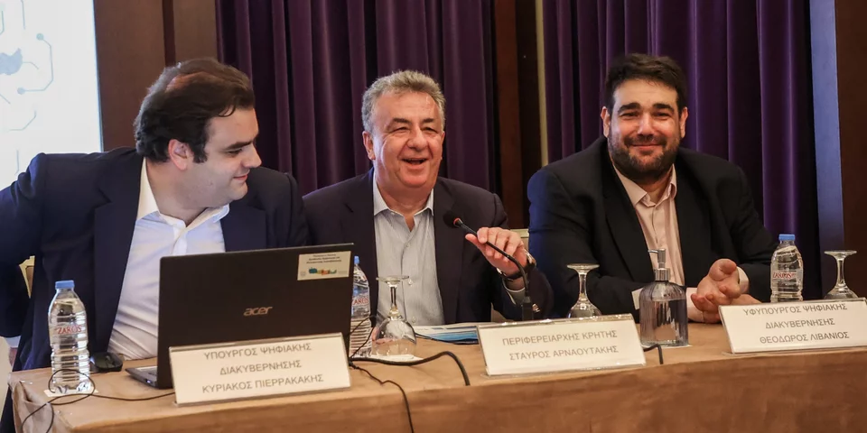 Ο Κυριάκος Πιερρακάκης, ο Στ. Αρναουτάκης και ο Θεδ. Λιβάνιος στην Κρήτη -Φωτογραφία: ΣΤΕΦΑΝΟΣ ΡΑΠΑΝΗΣ/EUROKINISSI