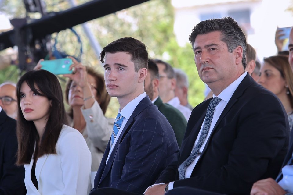 Η κόρη, ο γιος και ο σύζυγος της Φώφης Γεννηματά