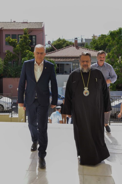 Ο Τάκης Θεοδωρικάκος με τον Μητροπολίτη Μεσσηνίας