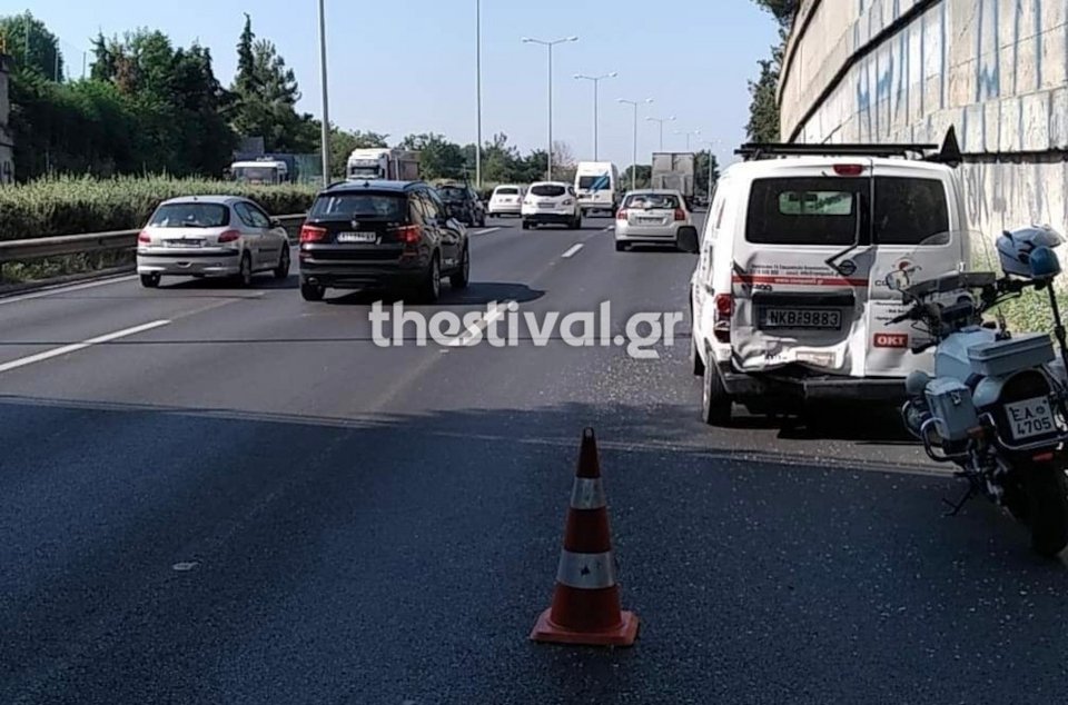 Καραμπόλα στην Περιφερειακή Οδό Θεσσαλονίκης / thestival.gr