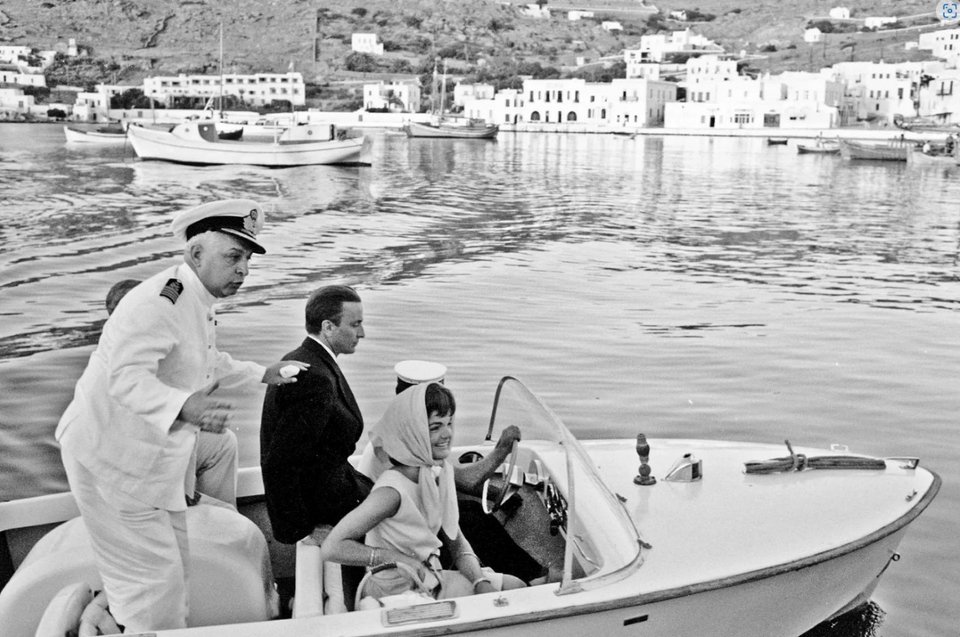 Η Τζάκι Κέννεντυ, στη Μύκονο. Ιούνιος 1961