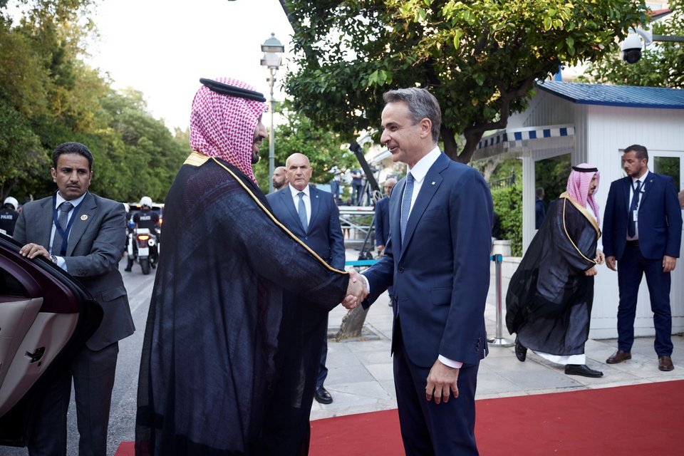 Συνάντηση Μητσοτάκη με τον πρίγκιπα διάδοχο της Σαουδικής Αραβίας / 