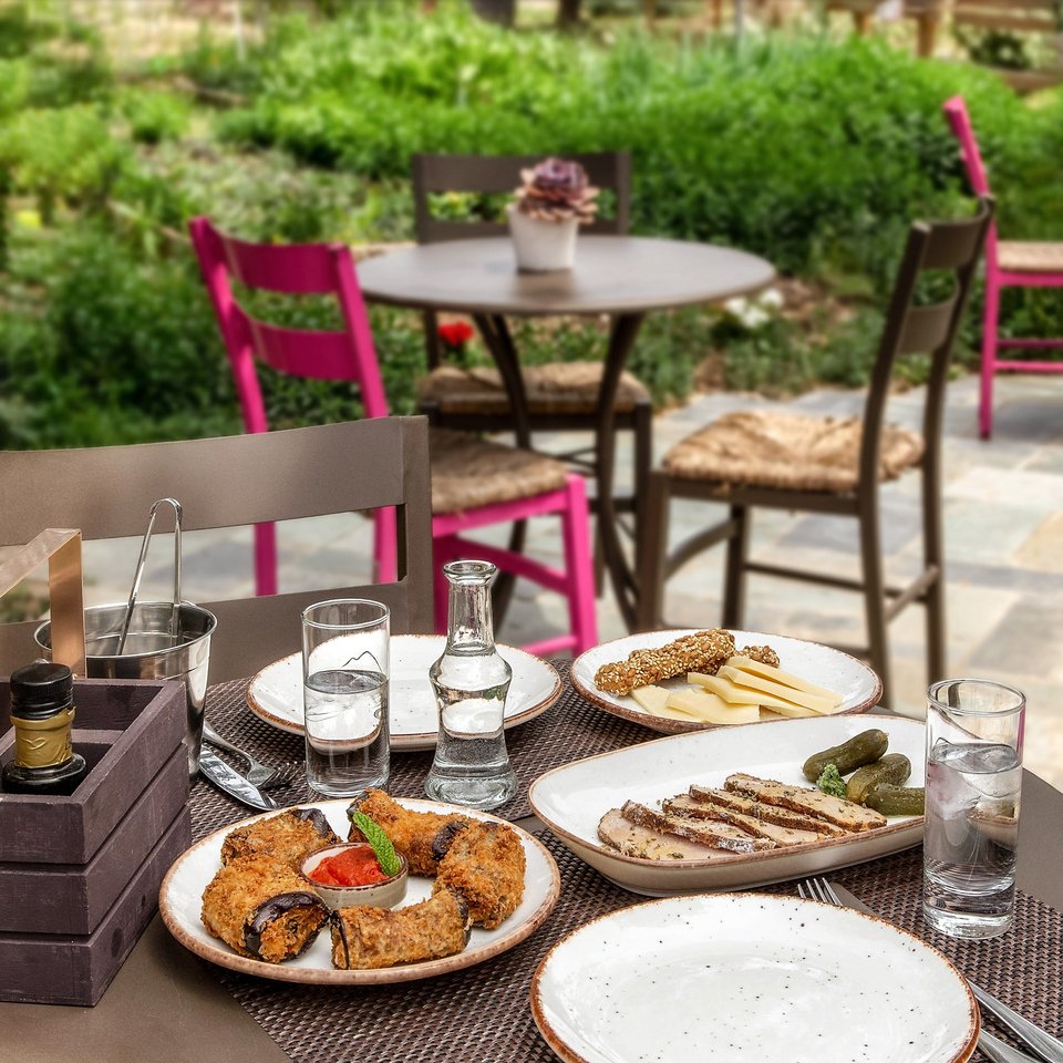 Από το μποστάνι κατευθείαν στο πιάτο - Φωτογραφία: Το περιβόλι στη Βάρη/Facebook