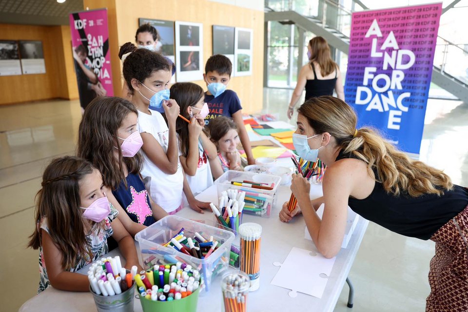 Στο εκπαιδευτικό εργαστήριο του Μουσείου Κυκλαδικής Τέχνης στο Μέγαρο Χορού