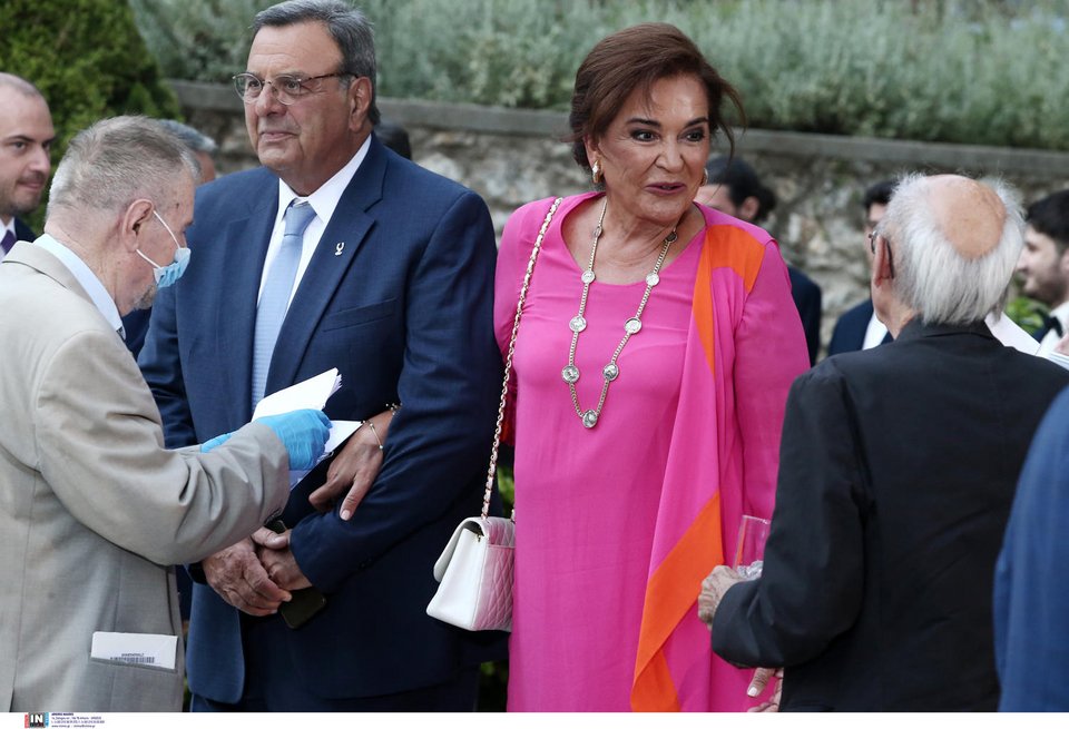 Ισίδωρος Κούβελος, Ντόρα Μπακογιάννη