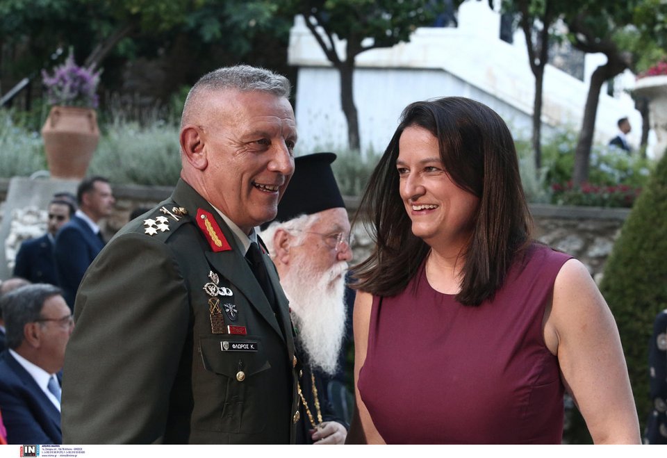 Ο Α/ΓΕΕΘΑ Κωνσταντίνος Φλώρος με την υπουργό Παιδείας Νίκη Κεραμέως