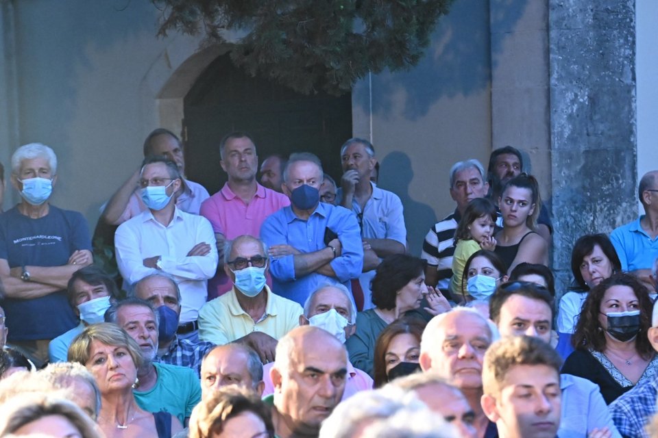 Κόσμος στην ομιλία Ανδρουλάκη στην Κέρκυρα -Φωτογραφία: Eurokinissi