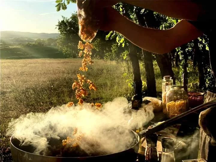 Τίποτα δεν δημιουργεί περισσότερη ευεξία από το μαγείρεμα το μανιταριών που μόλις μάζεψες μέσα στη φύση.