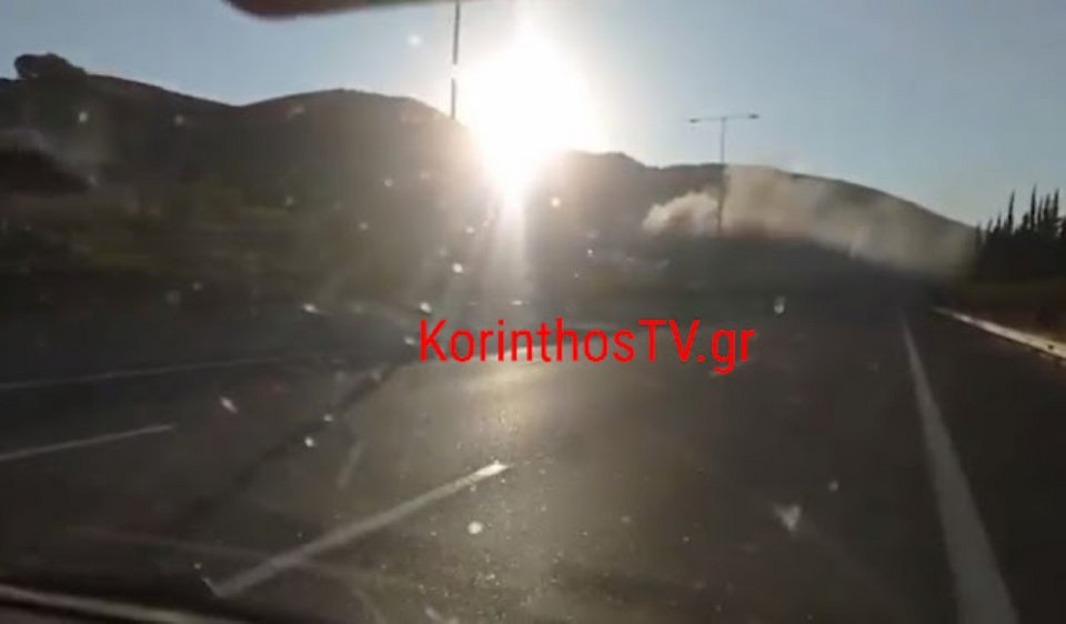 Φωτιά σε όχημα εν κινήσει στην Αττική Οδό / Φωτογραφία: korinthostv