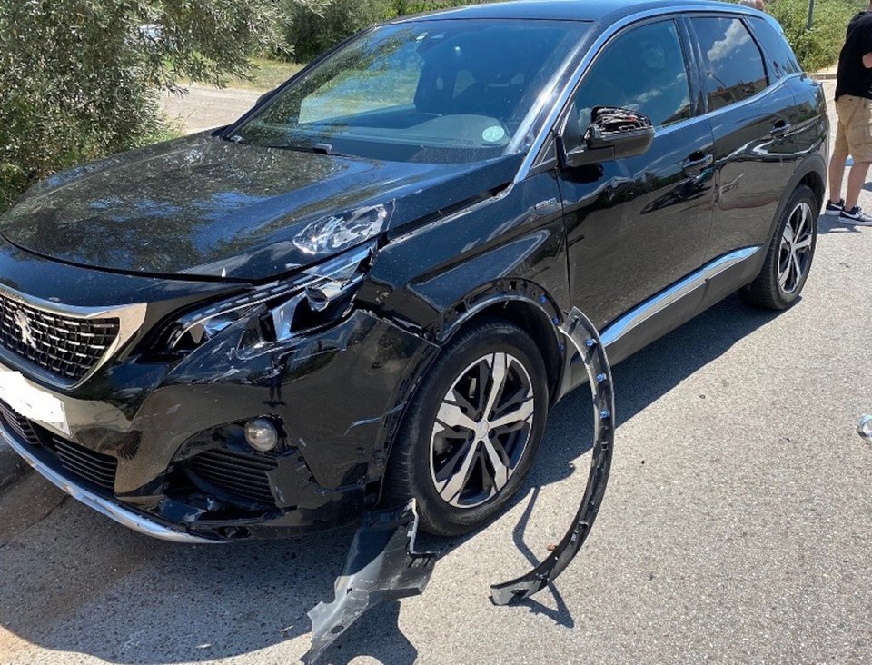 Το τζιπ όπου προσέκρουσε ο 66χρονος στο Αγρίνιο / agrinionews.gr