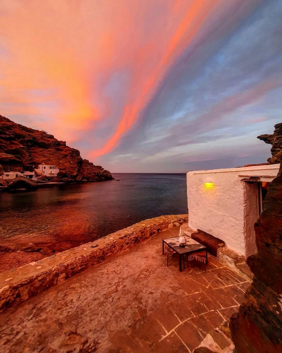 To εστιατόριο Cantina στη Σίφνο.